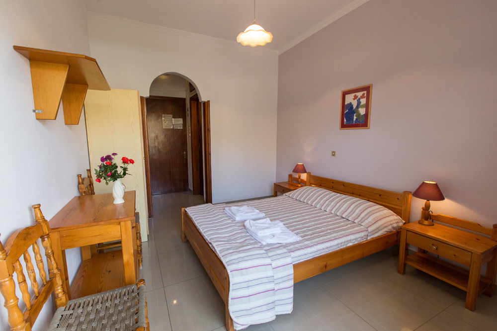 Filoxenia Apartments 2 Палиохора Екстериор снимка