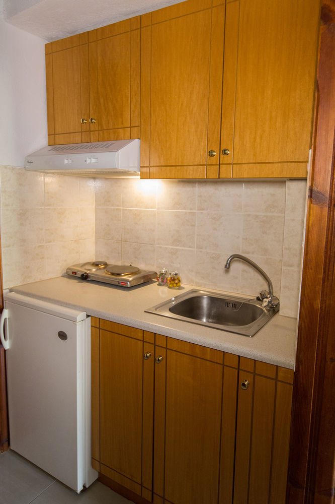 Filoxenia Apartments 2 Палиохора Екстериор снимка