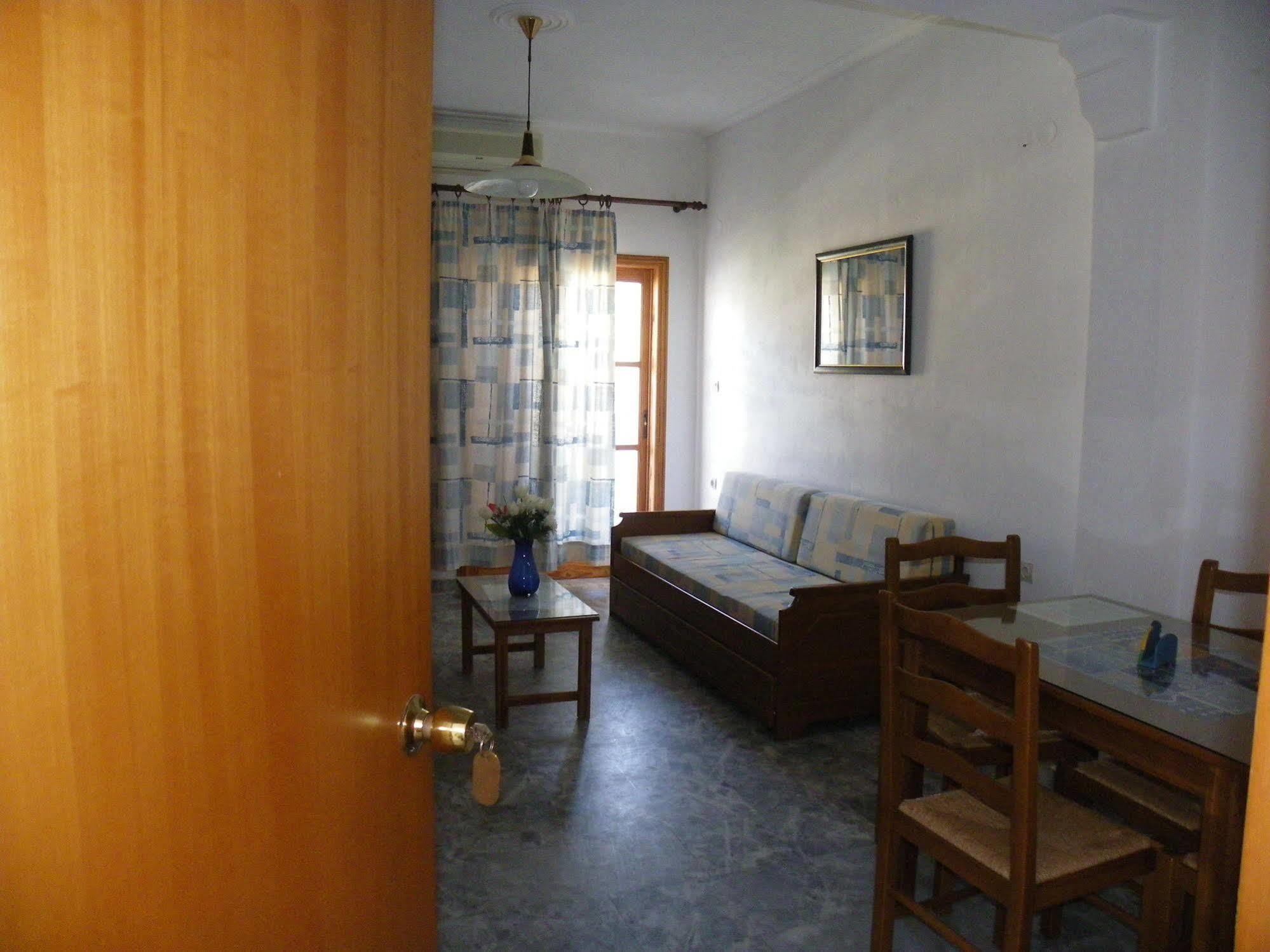 Filoxenia Apartments 2 Палиохора Екстериор снимка