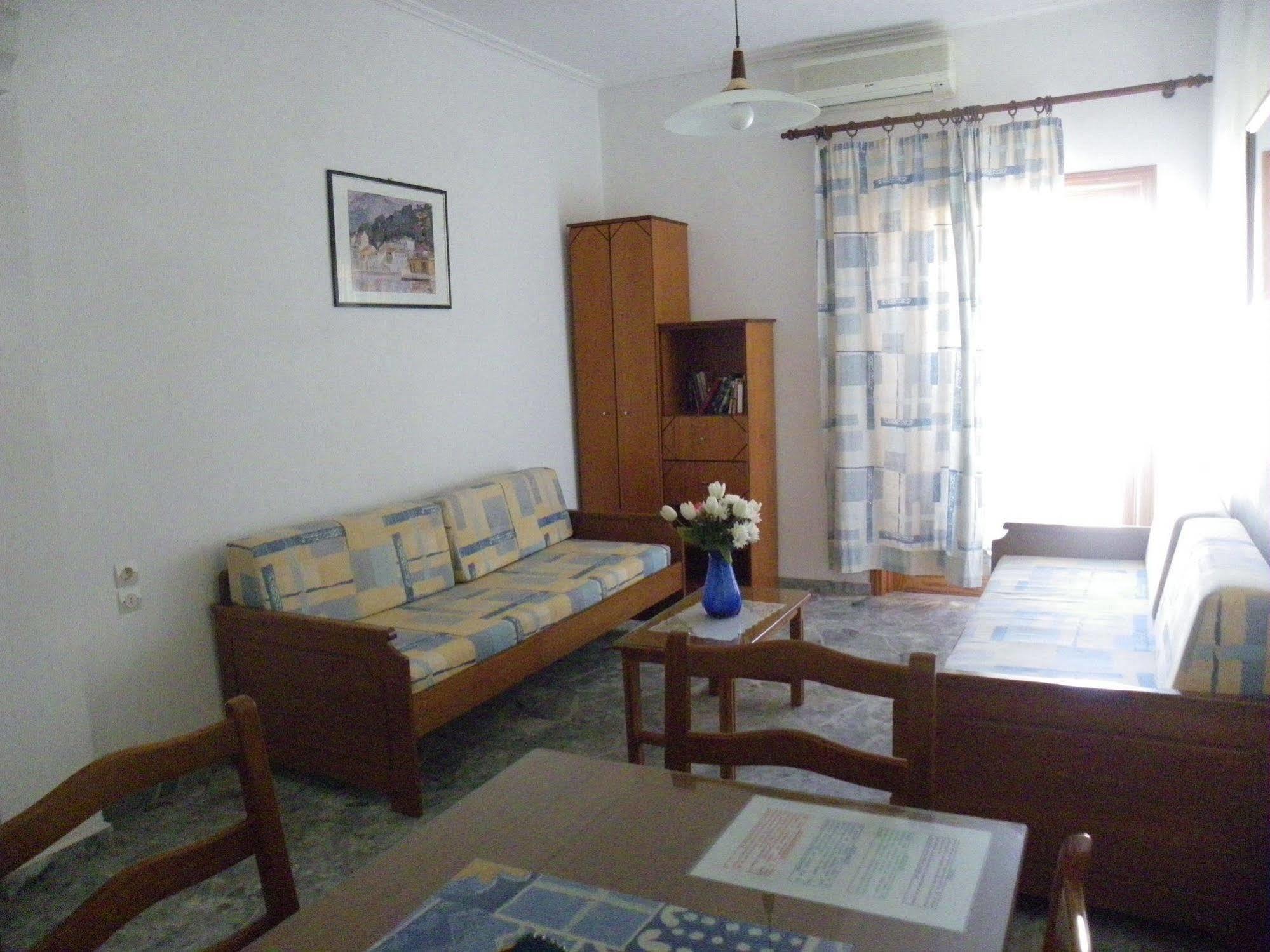 Filoxenia Apartments 2 Палиохора Екстериор снимка