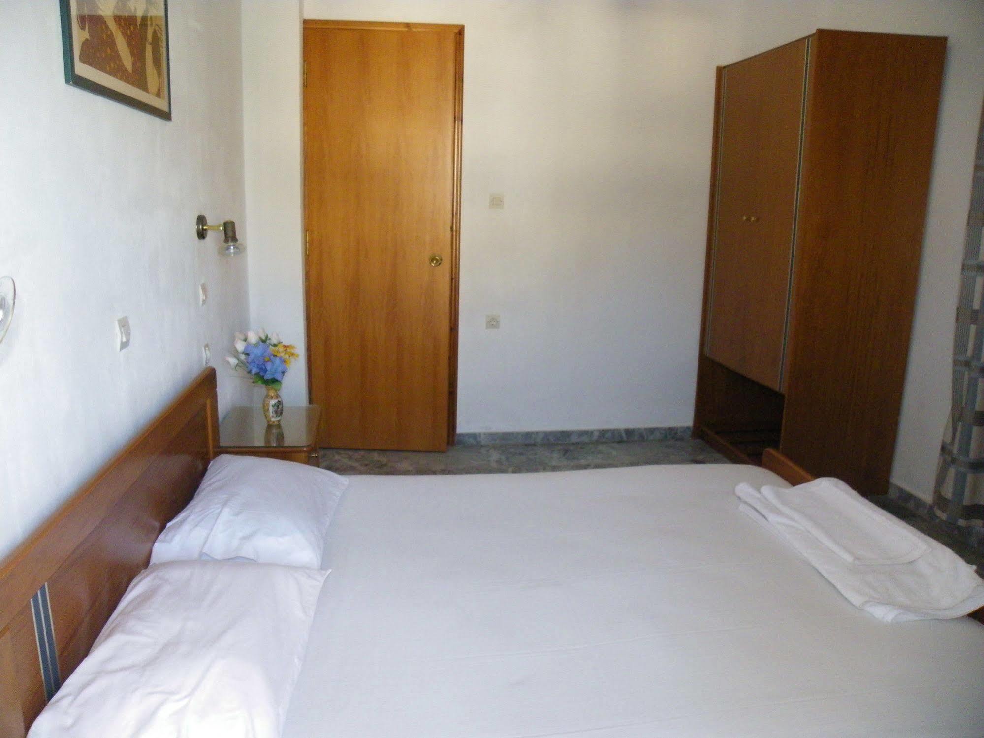 Filoxenia Apartments 2 Палиохора Екстериор снимка