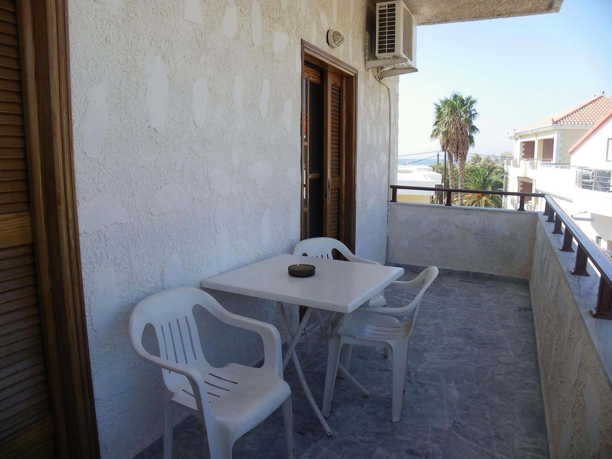 Filoxenia Apartments 2 Палиохора Екстериор снимка