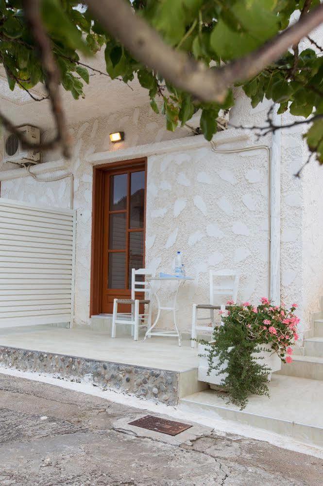 Filoxenia Apartments 2 Палиохора Екстериор снимка
